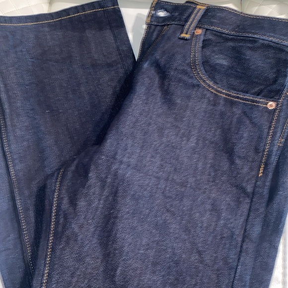 Levi’s Dark Blue Denim with brown stitching in great condition - Picture 4 of 4
